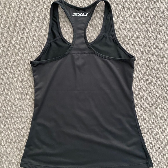 3 tanks included : Reebok/2XU/MPG Small fit - Picture 3 of 16
